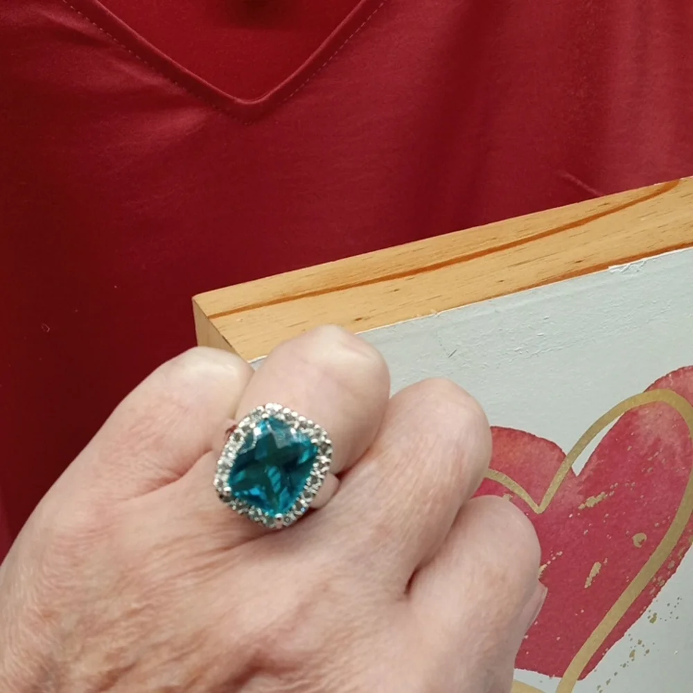 COSTUME SILVERTONE BLUE STONE COCKTAIL RING SIZE 7 - Picture 2 of 4